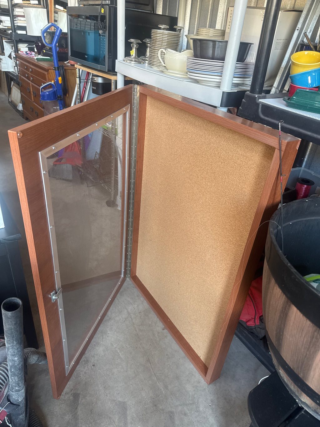 XL Locking Display Case / Cabinet