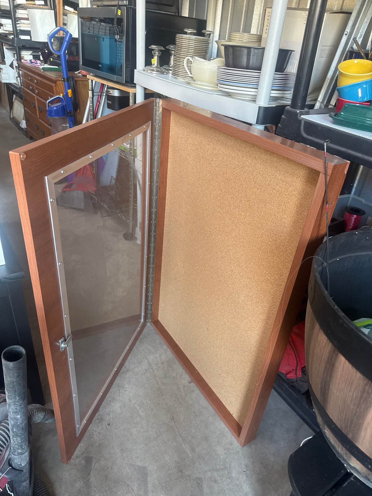 XL Locking Display Case / Cabinet