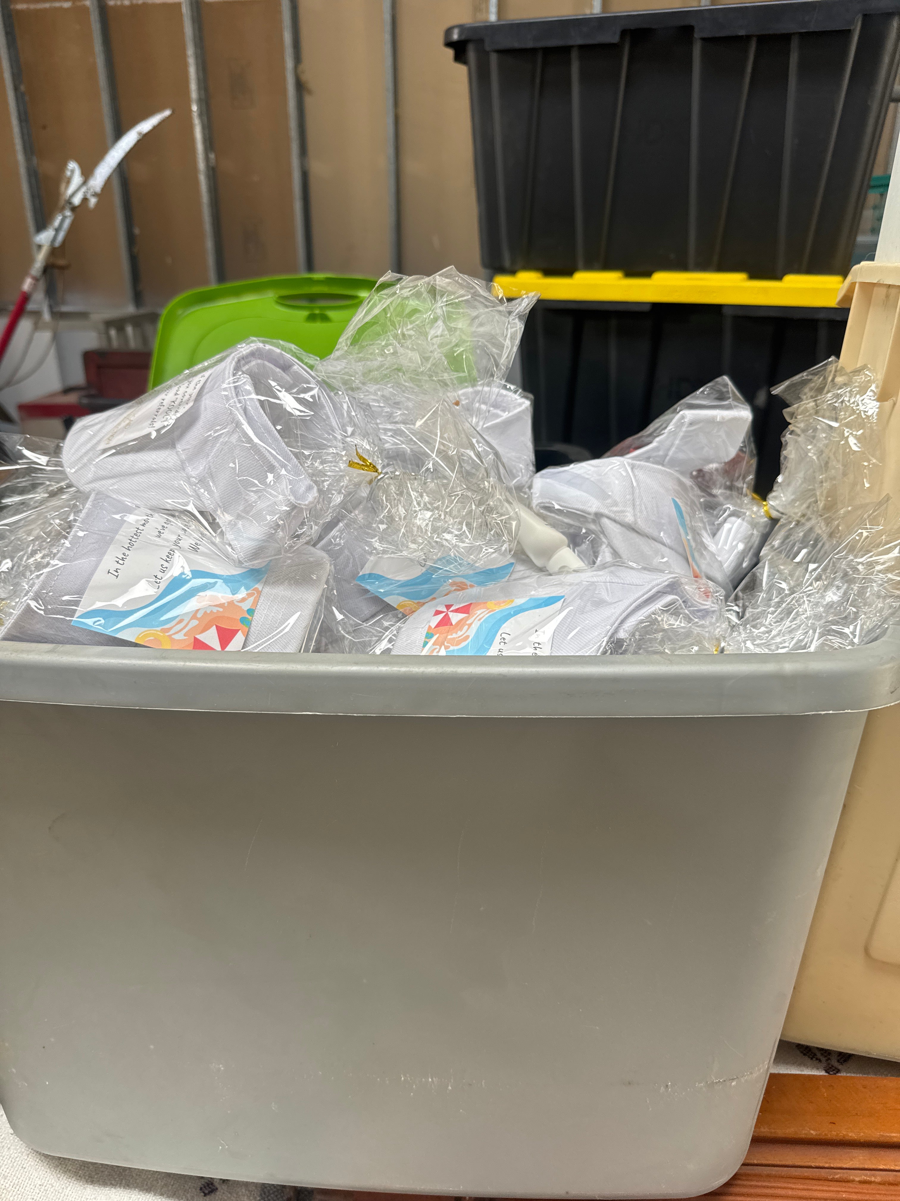 40 Sun Visors attached carabiner and sunscreen
