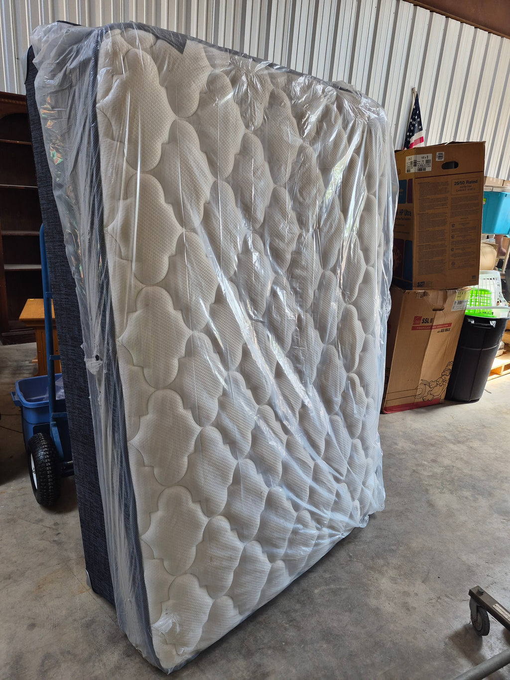 Full size mattress and box spring
