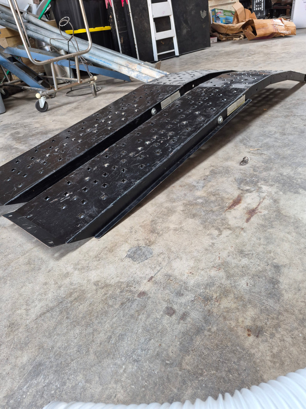 Metal utility ramps