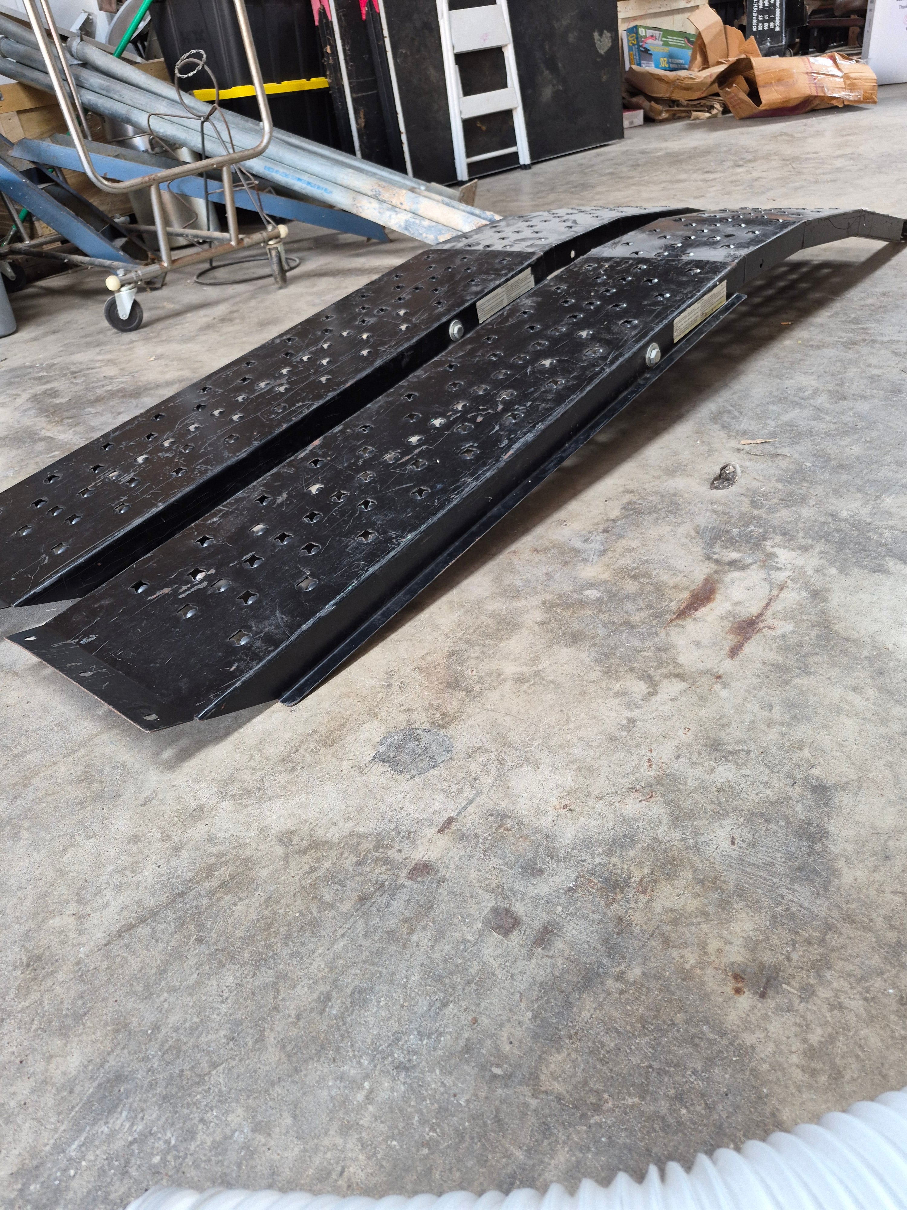 Metal utility ramps